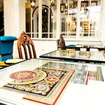מלון Villa-lamartine 3*